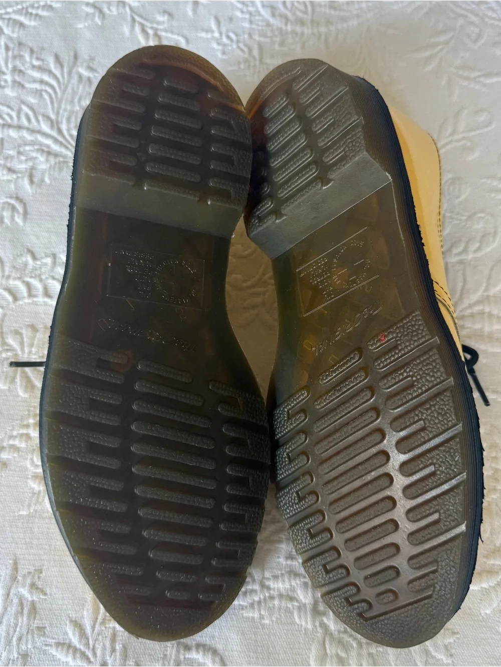 Dr. Martens 1461 Yellow Patent Leather Oxford loafer lace up shoe. Size 7